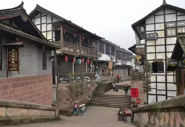 以雪为令 天水公路人打好除雪保畅“主动仗”！